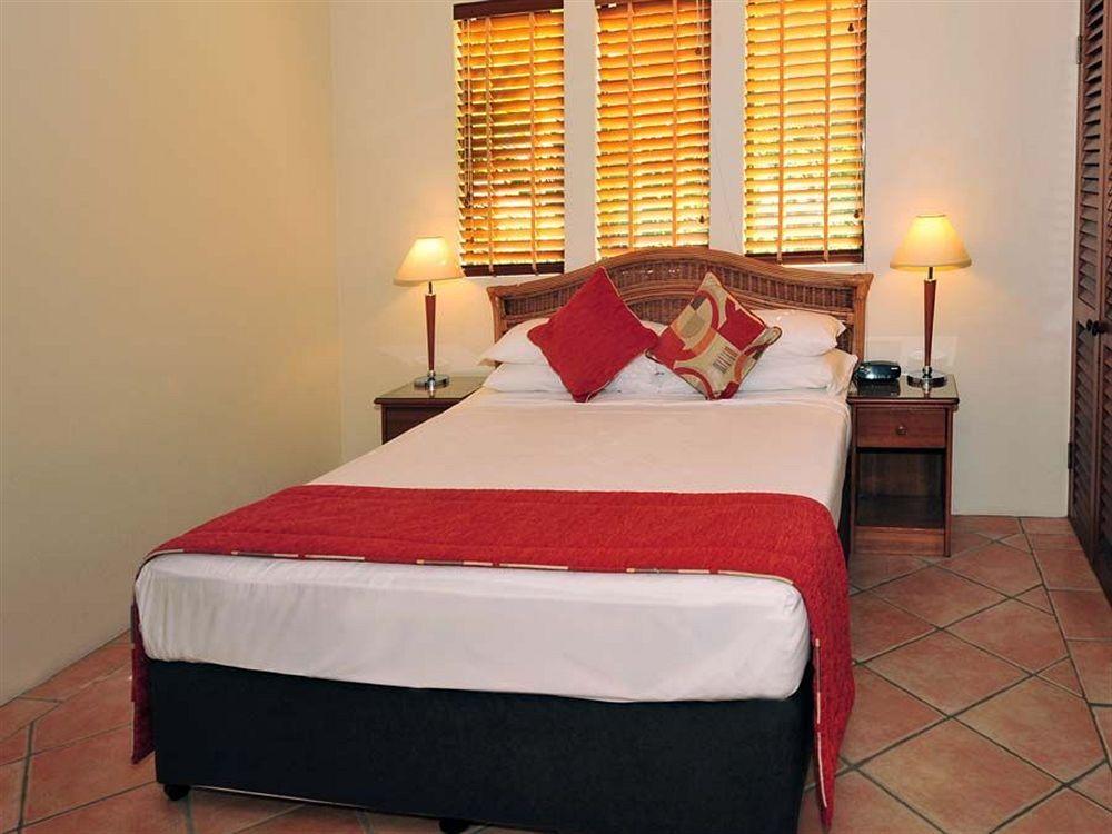 Martinique On Macrossan Lejlighedshotel Port Douglas Eksteriør billede