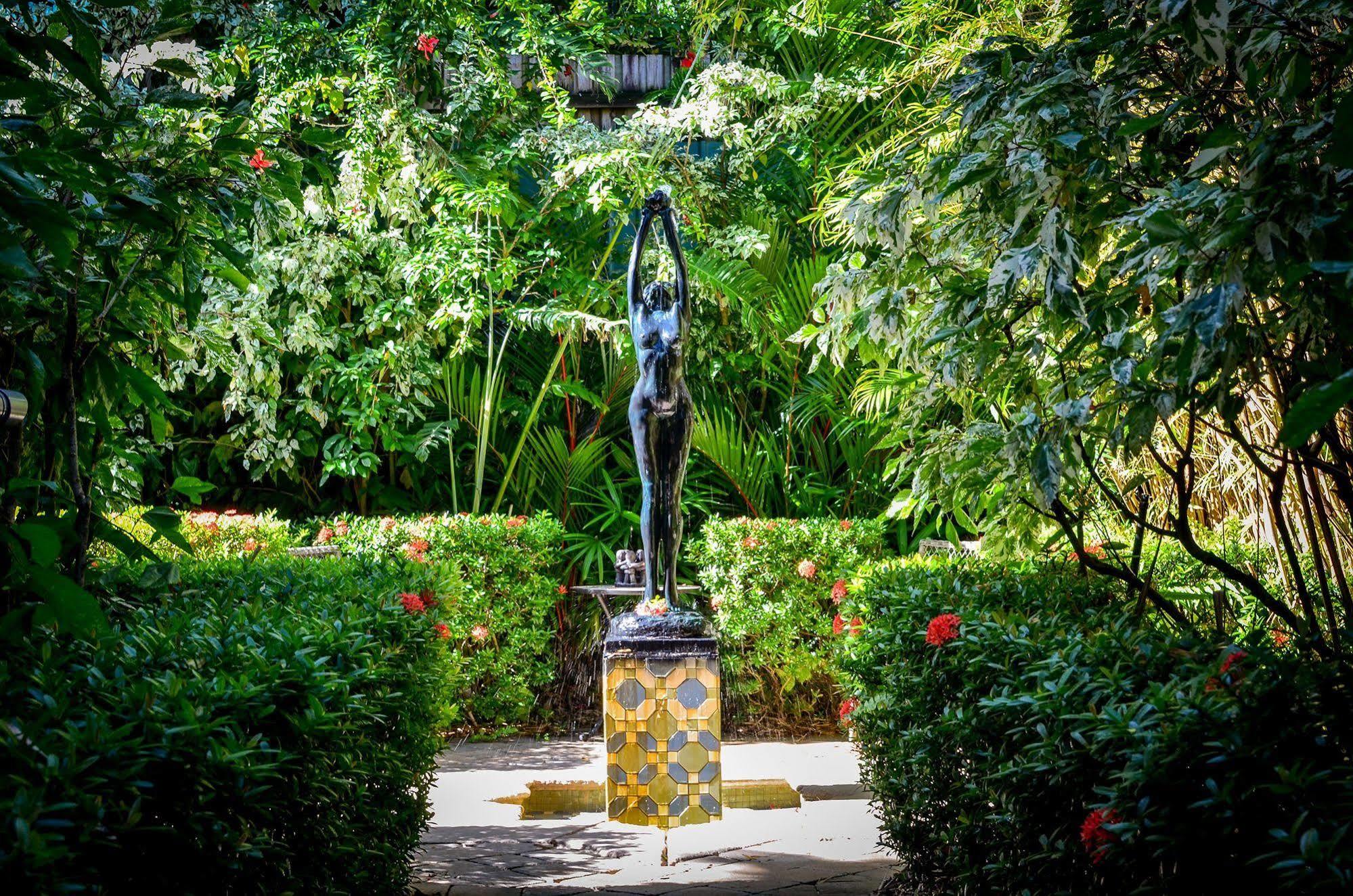 Martinique On Macrossan Lejlighedshotel Port Douglas Eksteriør billede